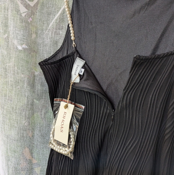 BNWT / Rihoas / Medium / LArge / The Black Water Ripple Textured Cami Dress - Picture 5 of 5